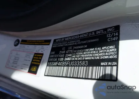 2015 Mercedes-Benz C 300 4Matic z USA, uszkodzony, nr VIN 55SWF4KB5FU033583